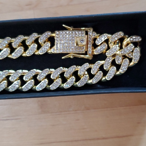 Brand New Golden Bling Bling Cuban Link Necklace - Picture 7 of 9